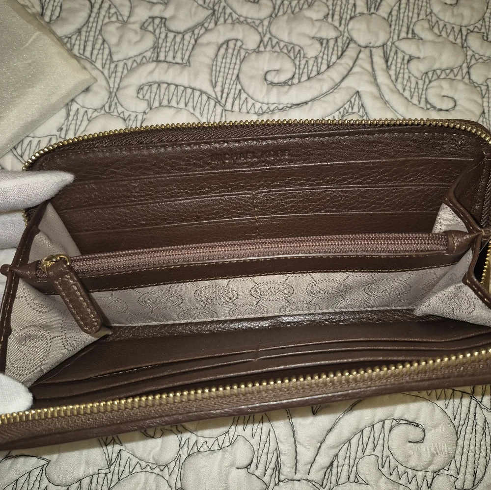 Michael Kors Travel Handbag and Matching Wallet
